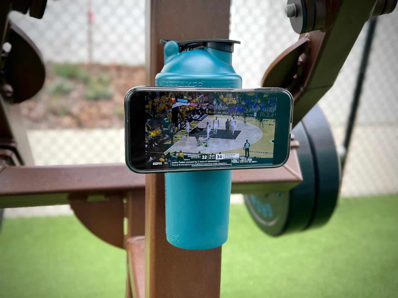 Magshaker and phone mounted simultaneously to stream sports
